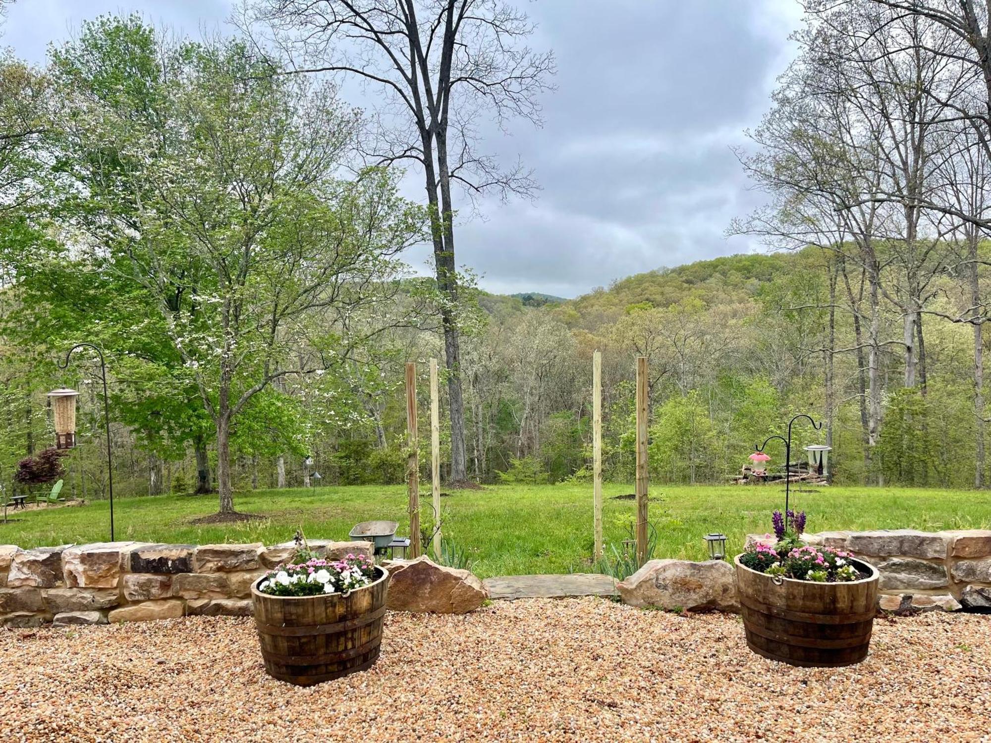 The Dogwood Inn ブルーリッジ山脈 エクステリア 写真